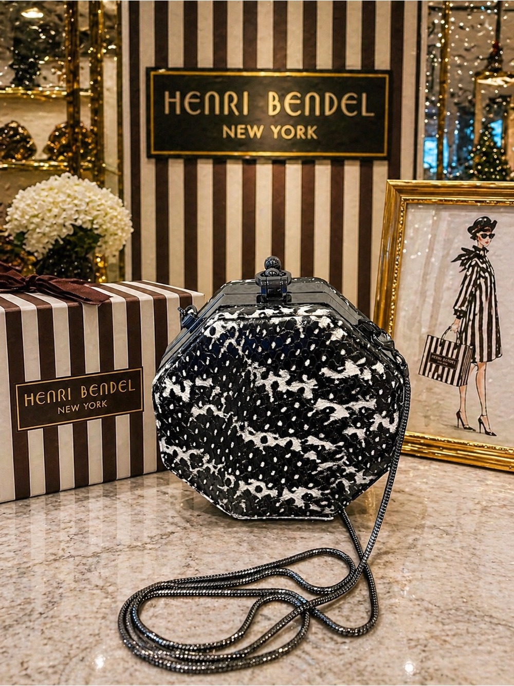 Henri Bendel Black & White Snake Print Leather Octagon Crossbody Party Bag - Picture 3 of 6